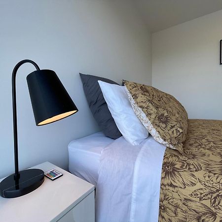 Luxury 2 Bedroom Townhouse Opposite Merivale Mall Κράισττσερτς Εξωτερικό φωτογραφία
