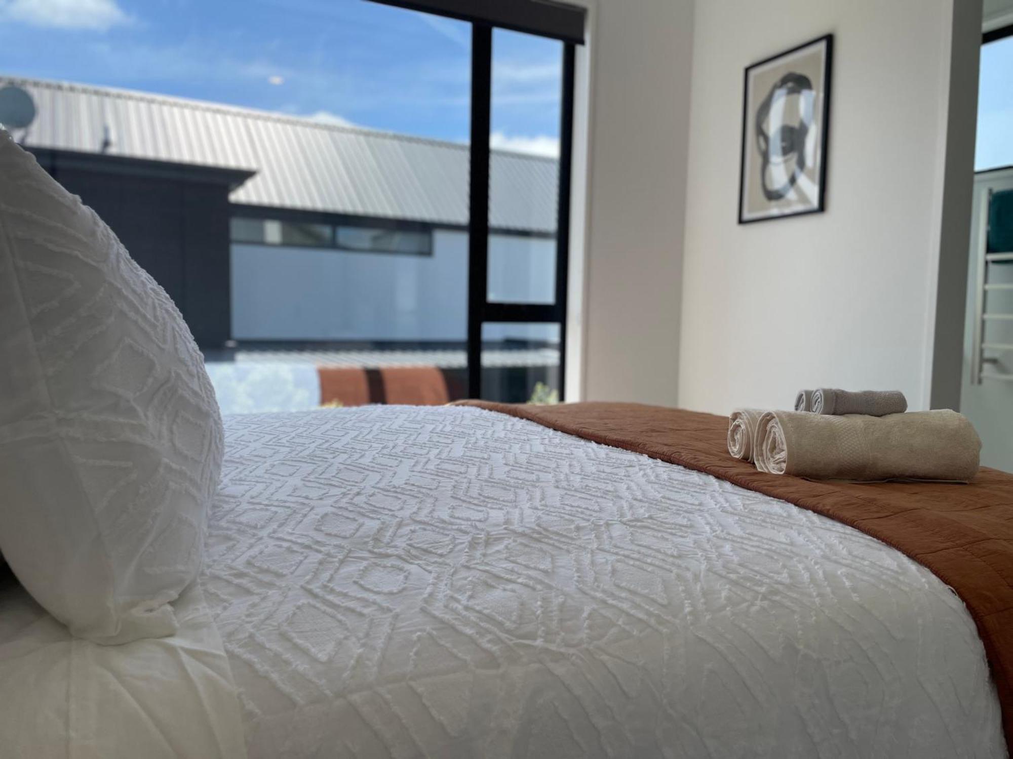 Luxury 2 Bedroom Townhouse Opposite Merivale Mall Κράισττσερτς Εξωτερικό φωτογραφία