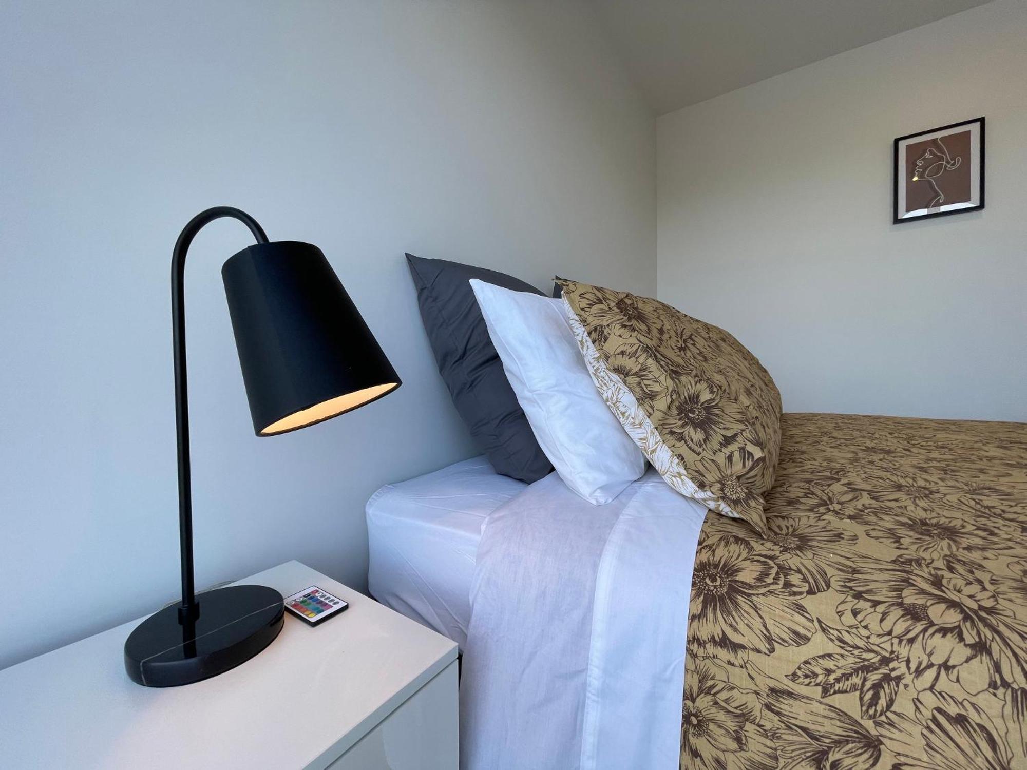 Luxury 2 Bedroom Townhouse Opposite Merivale Mall Κράισττσερτς Εξωτερικό φωτογραφία