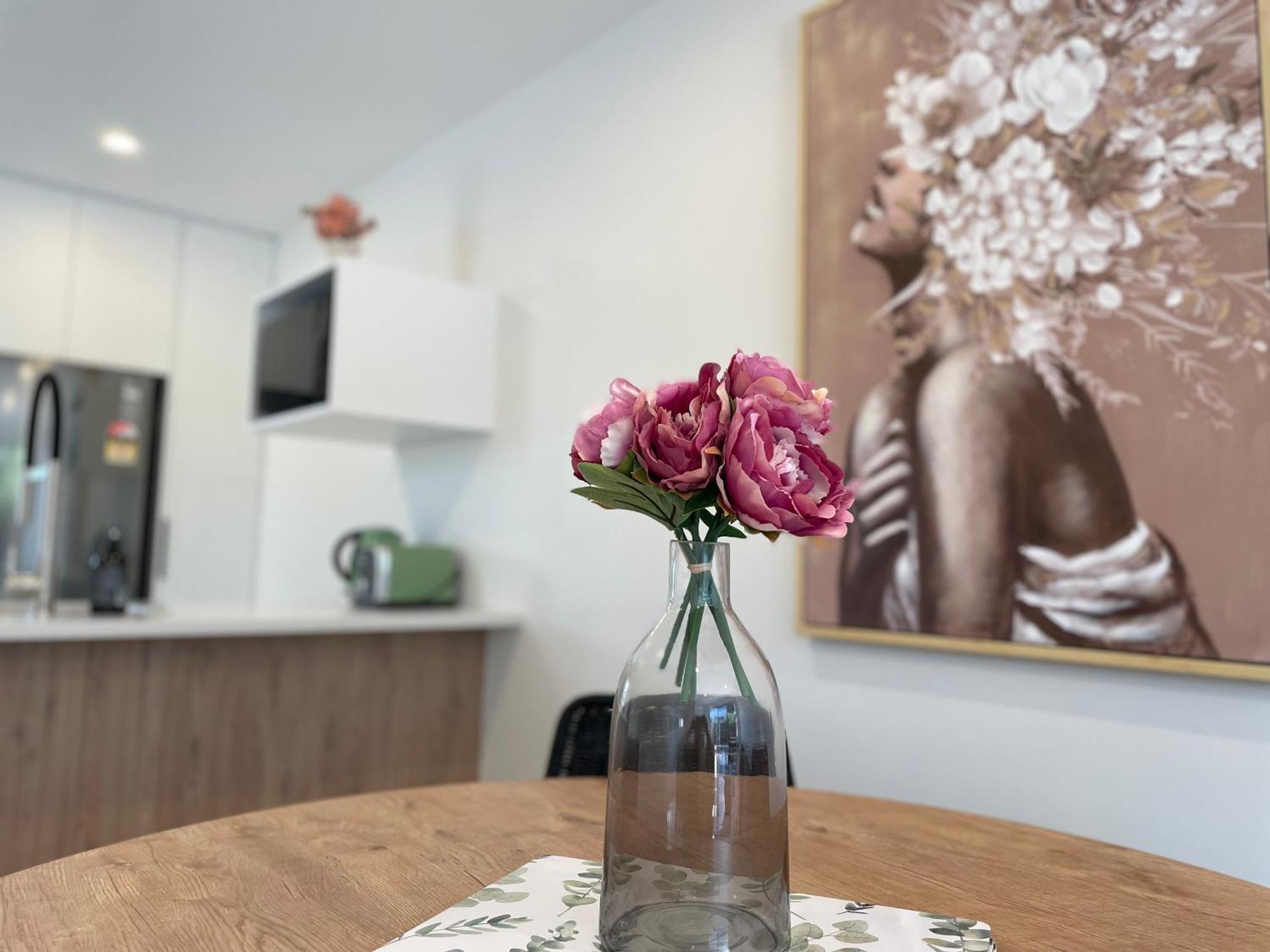 Luxury 2 Bedroom Townhouse Opposite Merivale Mall Κράισττσερτς Εξωτερικό φωτογραφία
