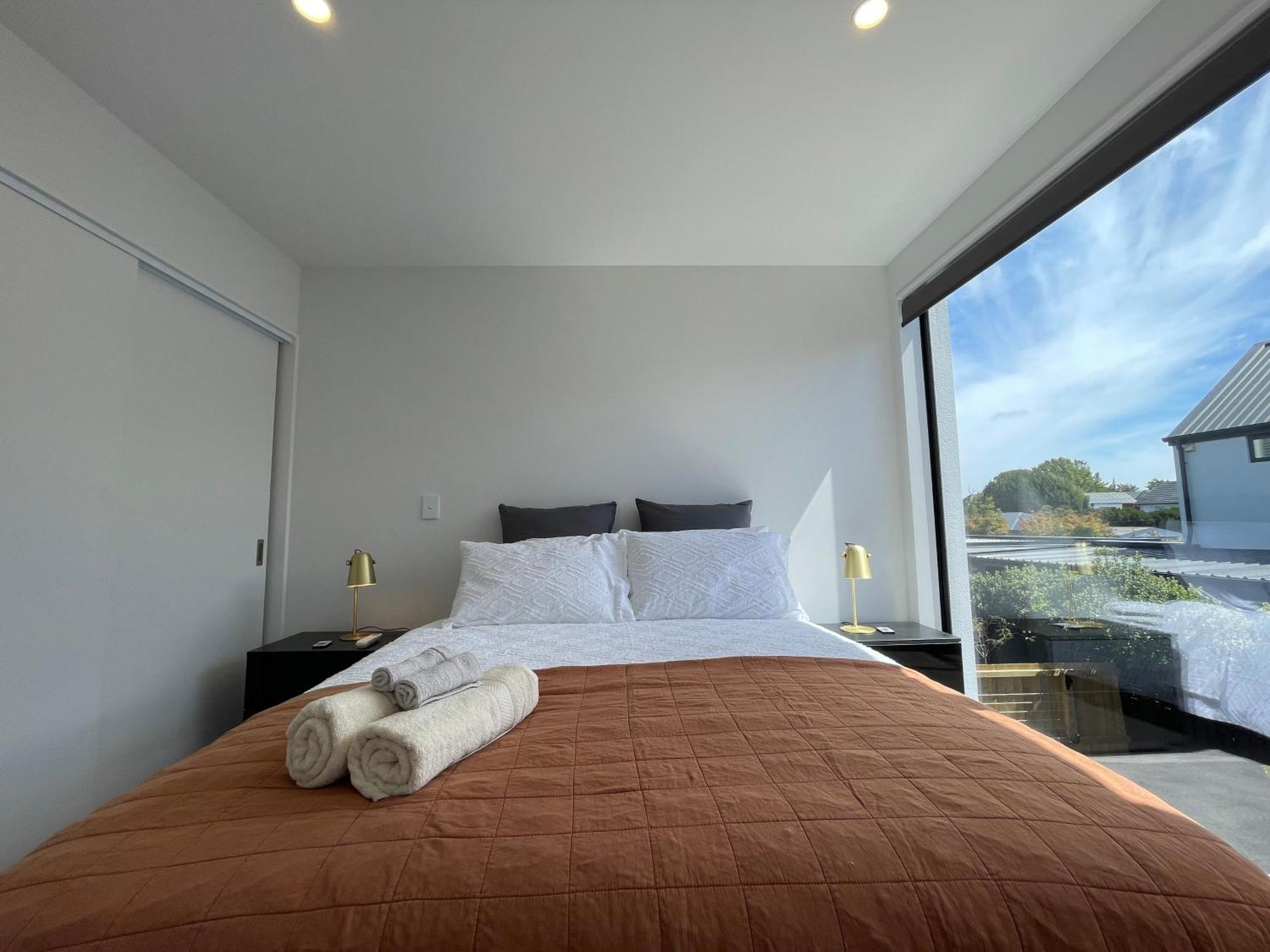 Luxury 2 Bedroom Townhouse Opposite Merivale Mall Κράισττσερτς Εξωτερικό φωτογραφία