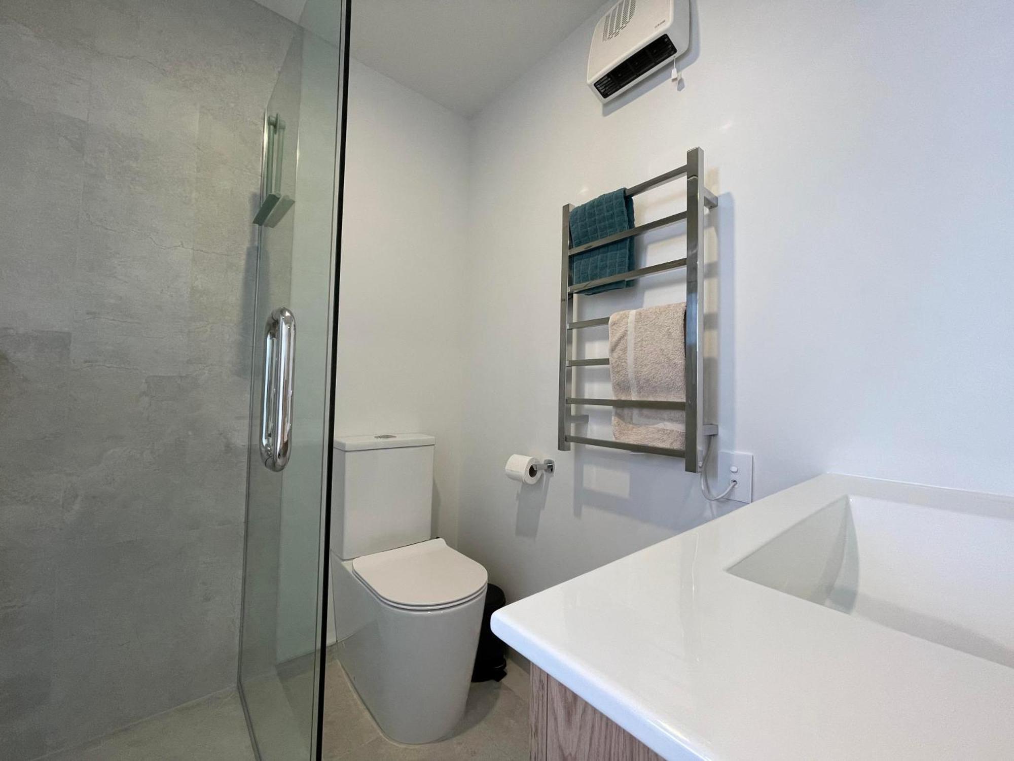 Luxury 2 Bedroom Townhouse Opposite Merivale Mall Κράισττσερτς Εξωτερικό φωτογραφία