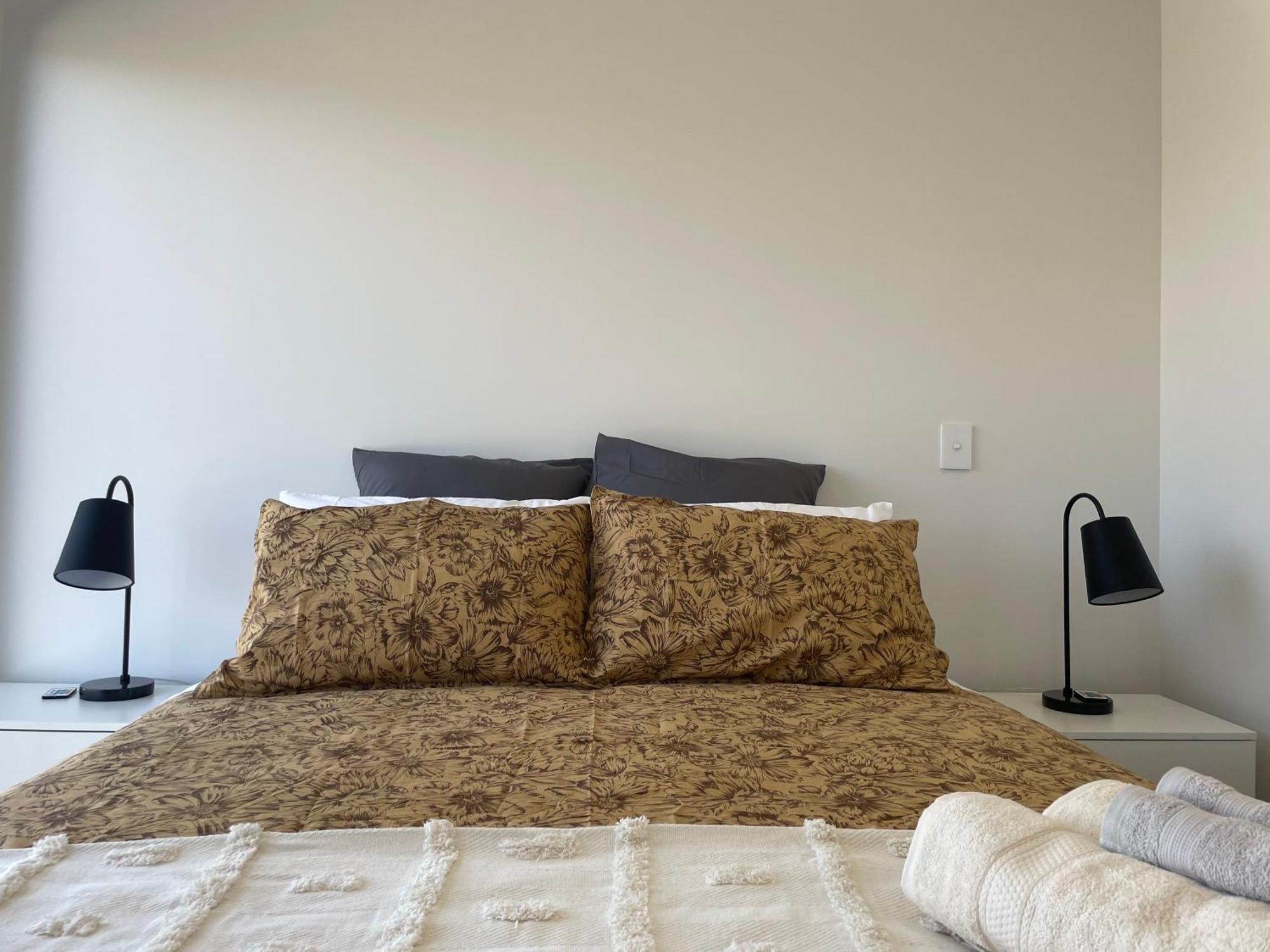 Luxury 2 Bedroom Townhouse Opposite Merivale Mall Κράισττσερτς Εξωτερικό φωτογραφία