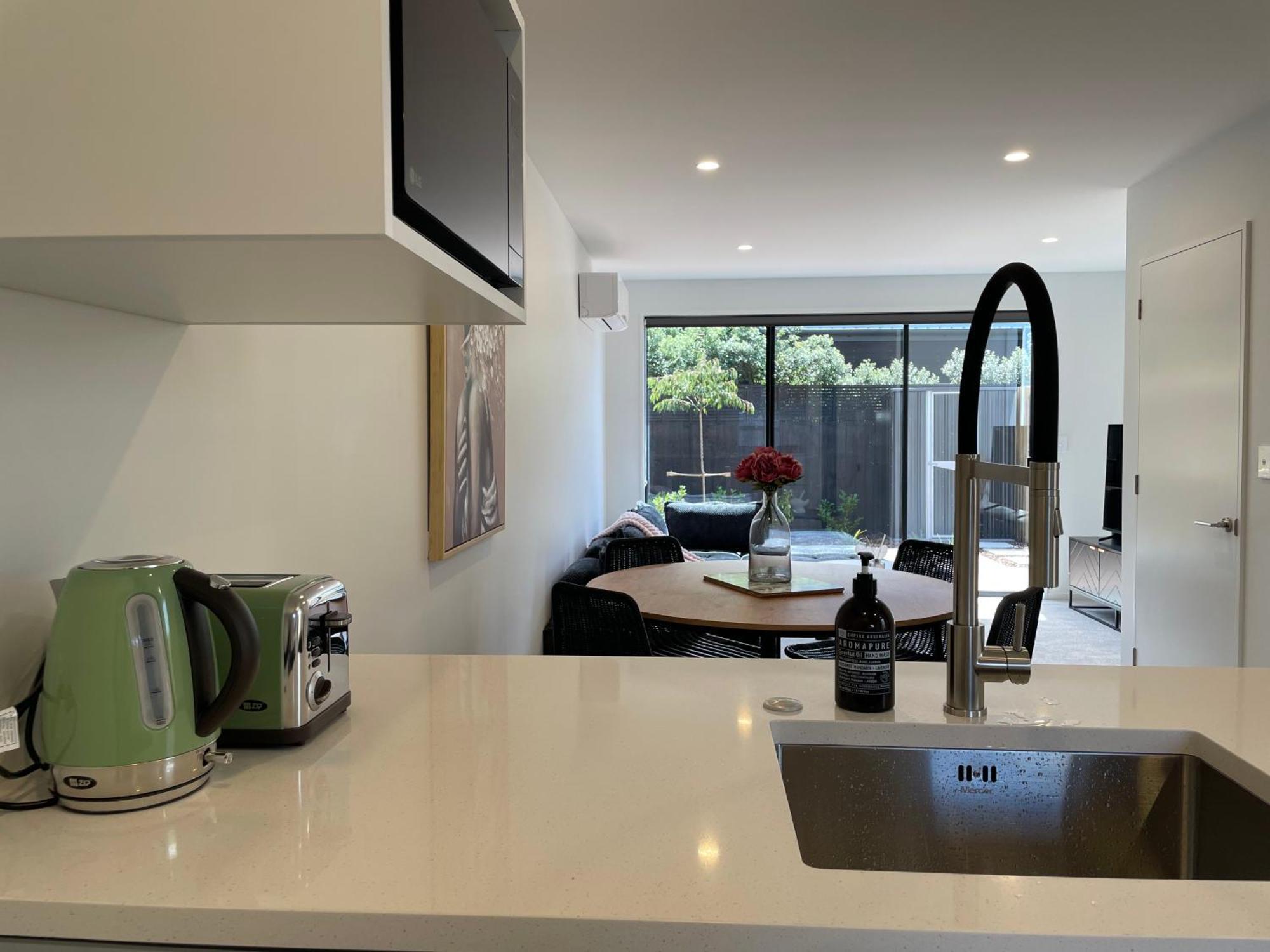 Luxury 2 Bedroom Townhouse Opposite Merivale Mall Κράισττσερτς Εξωτερικό φωτογραφία