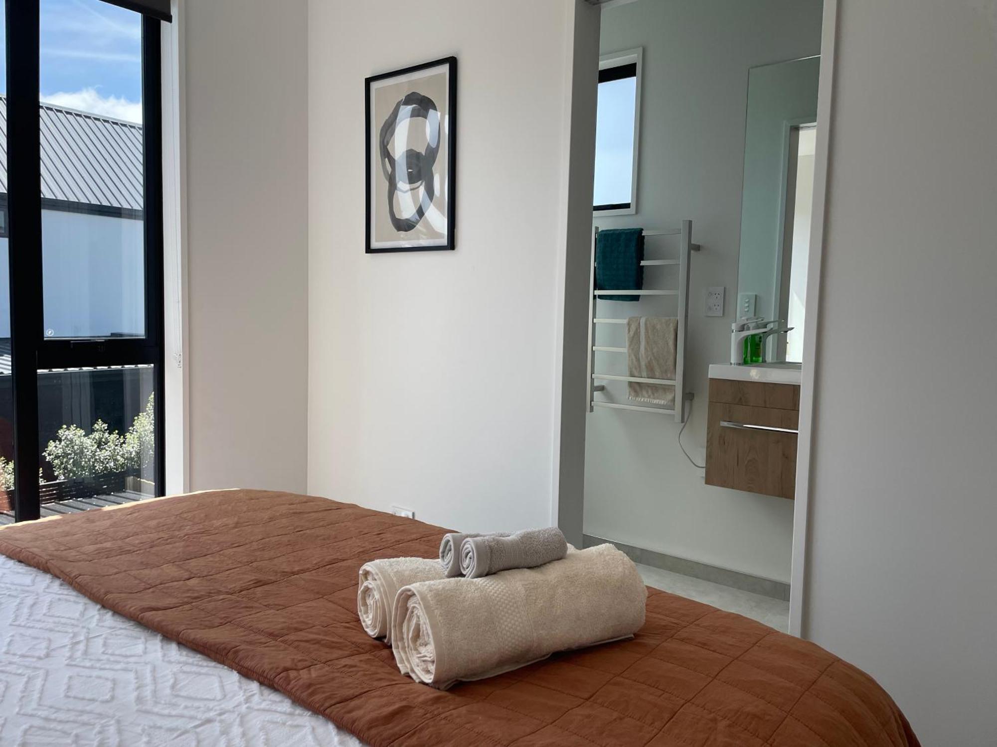Luxury 2 Bedroom Townhouse Opposite Merivale Mall Κράισττσερτς Εξωτερικό φωτογραφία
