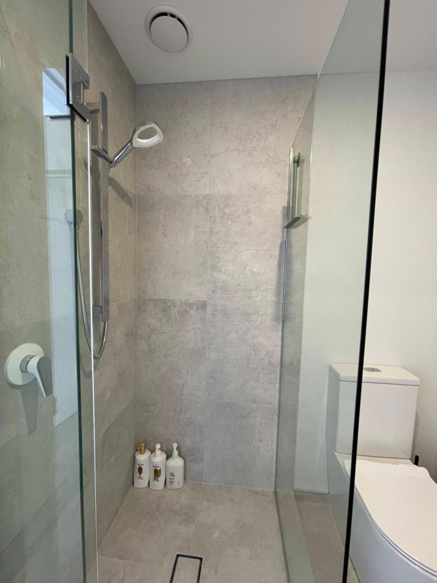 Luxury 2 Bedroom Townhouse Opposite Merivale Mall Κράισττσερτς Εξωτερικό φωτογραφία