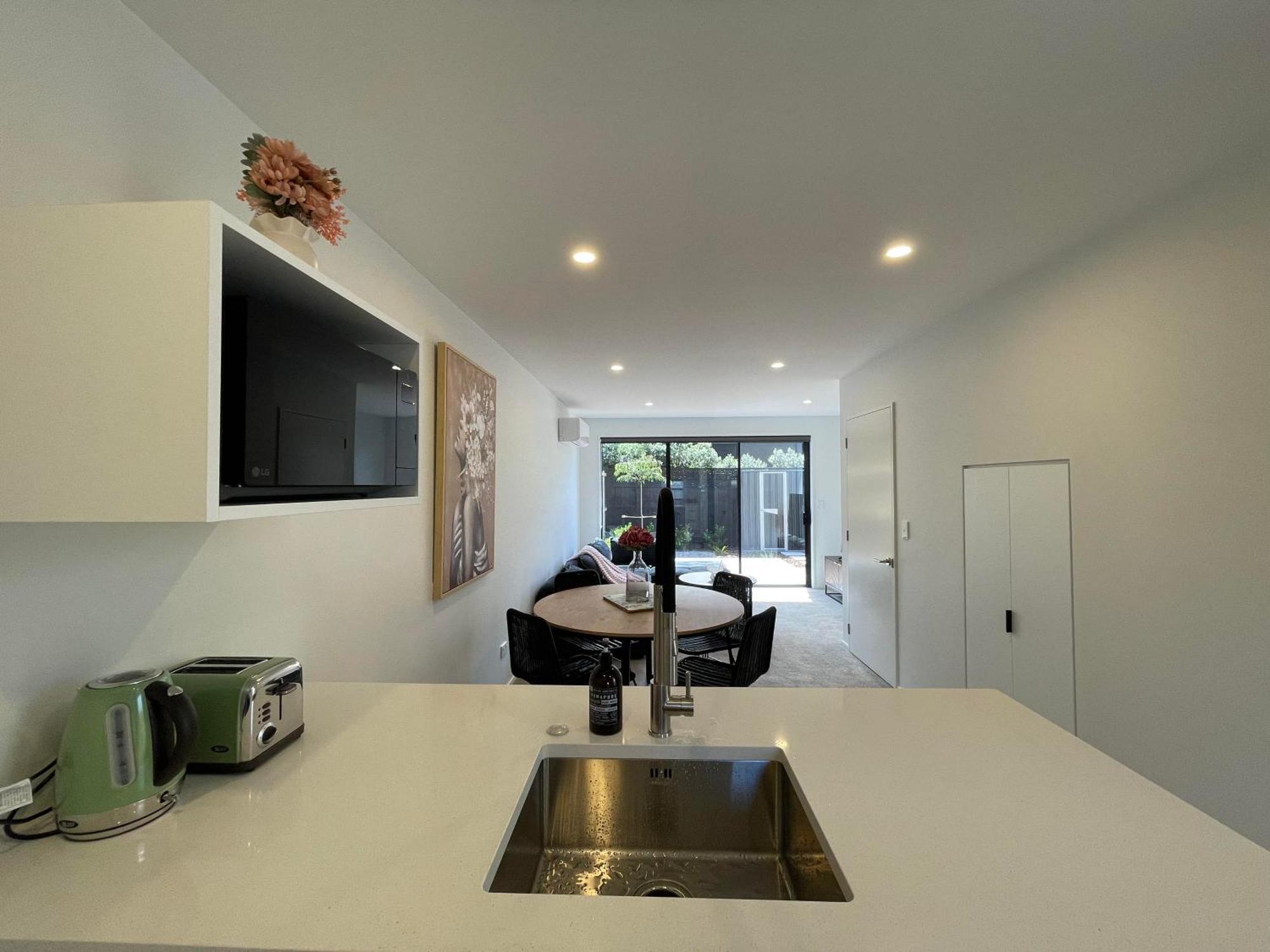 Luxury 2 Bedroom Townhouse Opposite Merivale Mall Κράισττσερτς Εξωτερικό φωτογραφία