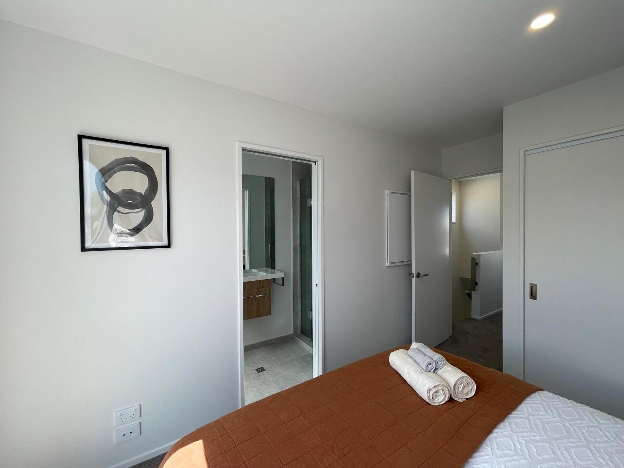 Luxury 2 Bedroom Townhouse Opposite Merivale Mall Κράισττσερτς Εξωτερικό φωτογραφία