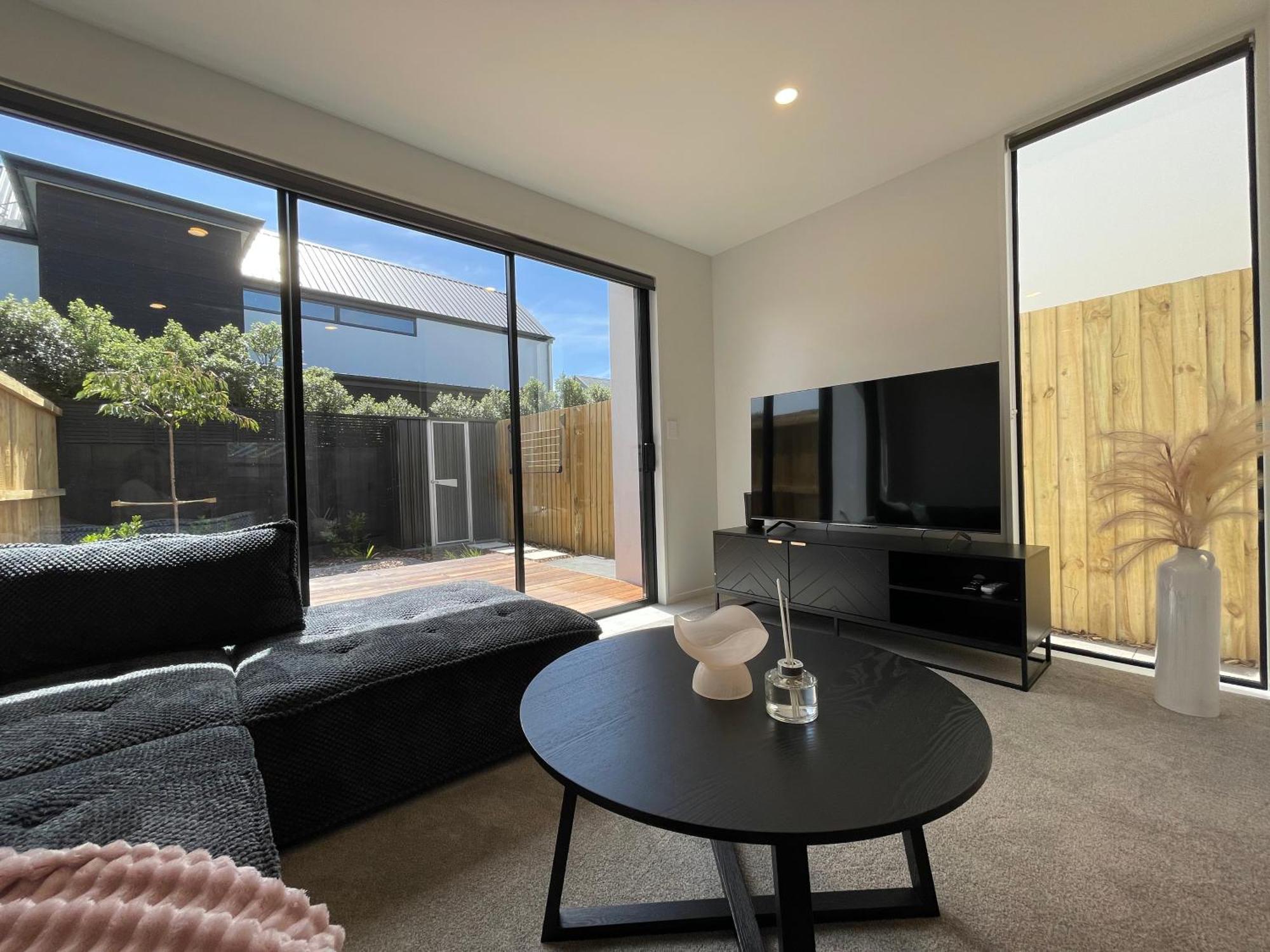 Luxury 2 Bedroom Townhouse Opposite Merivale Mall Κράισττσερτς Εξωτερικό φωτογραφία