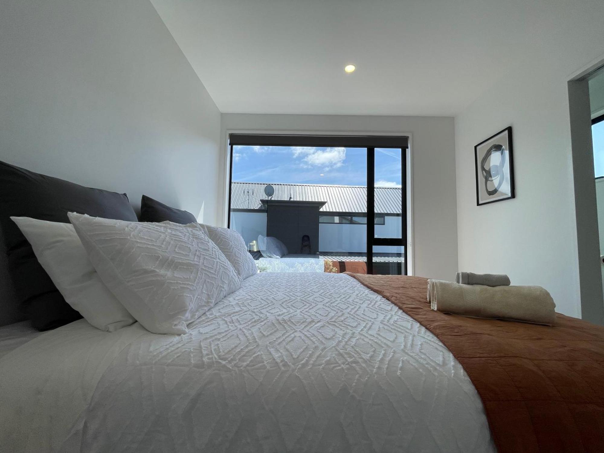 Luxury 2 Bedroom Townhouse Opposite Merivale Mall Κράισττσερτς Εξωτερικό φωτογραφία